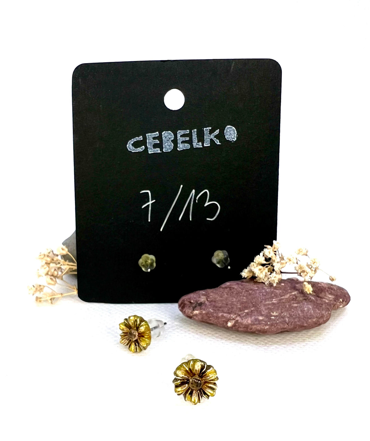Rustic Gold Daisy Stud Earrings