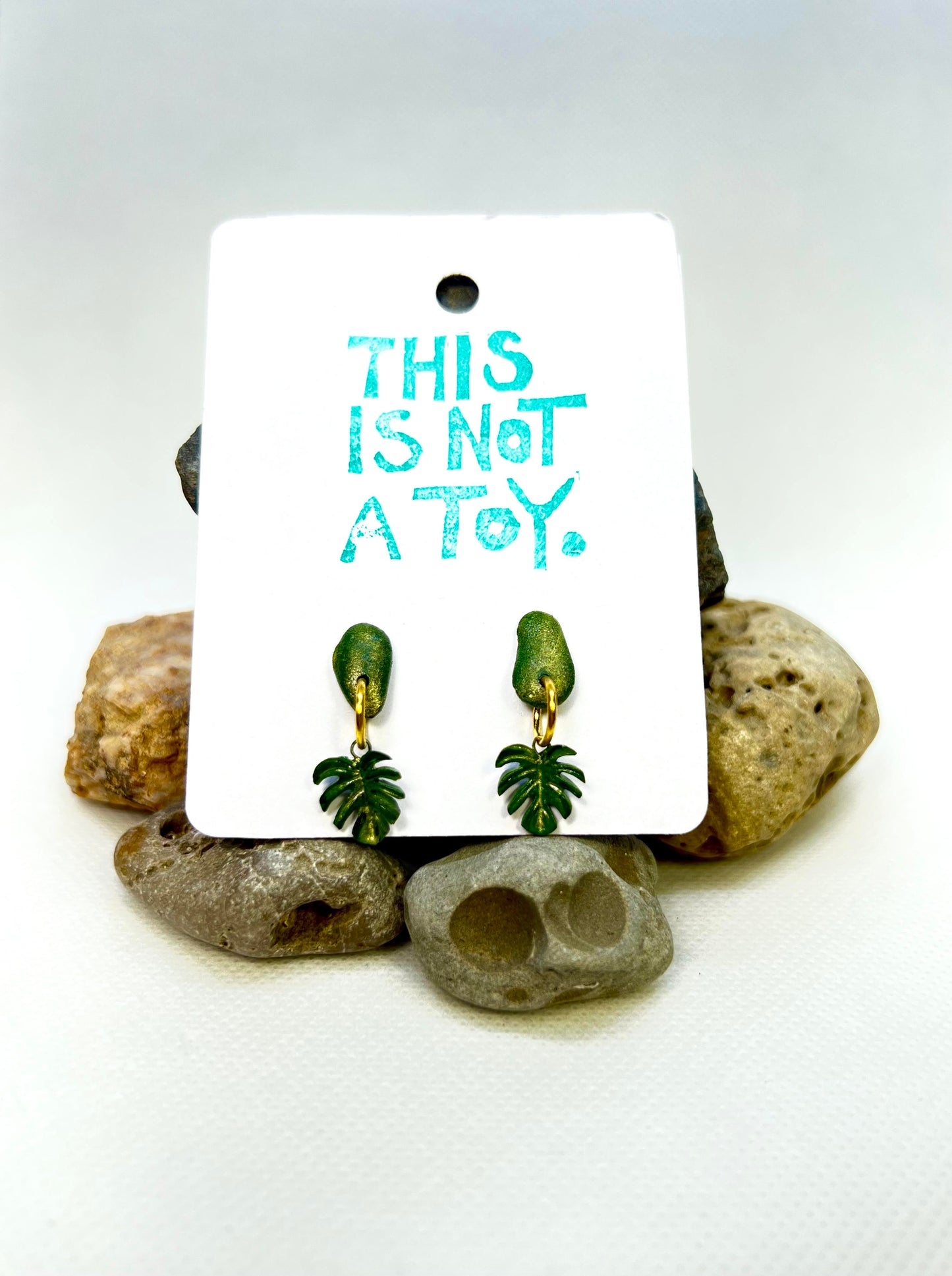 Monstera leaf earring