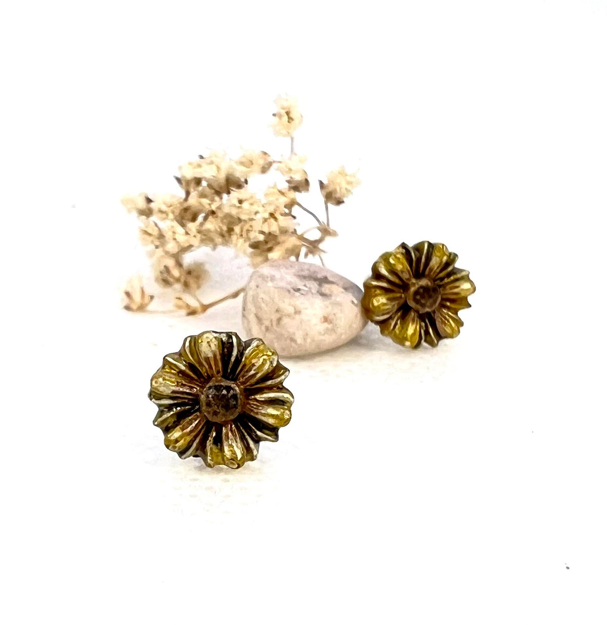 Rustic Gold Daisy Stud Earrings